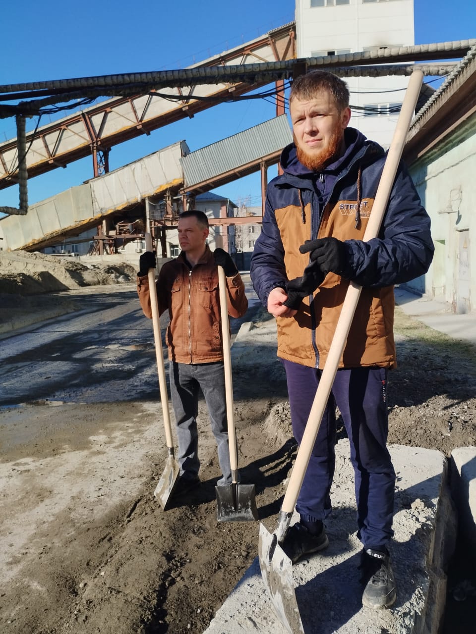 Не зря лопату назвали штыковой!