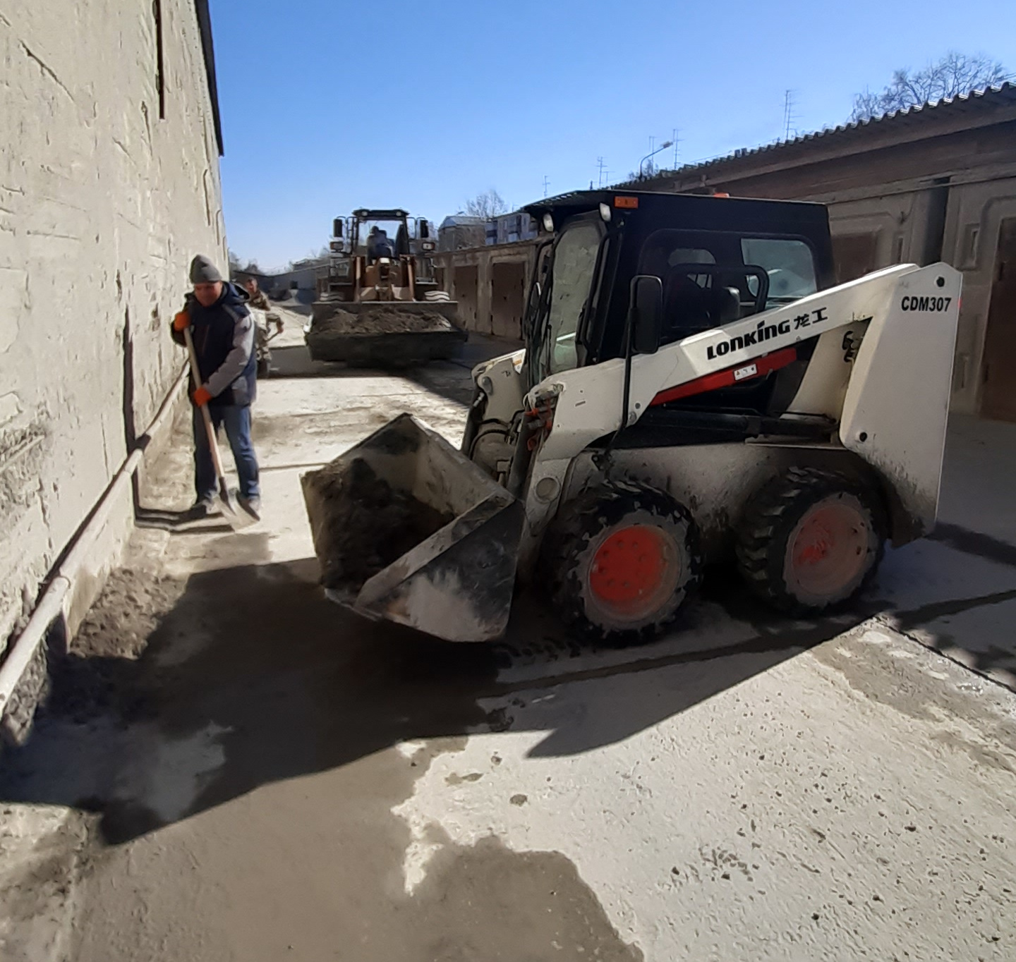 Ударный труд объединяет!