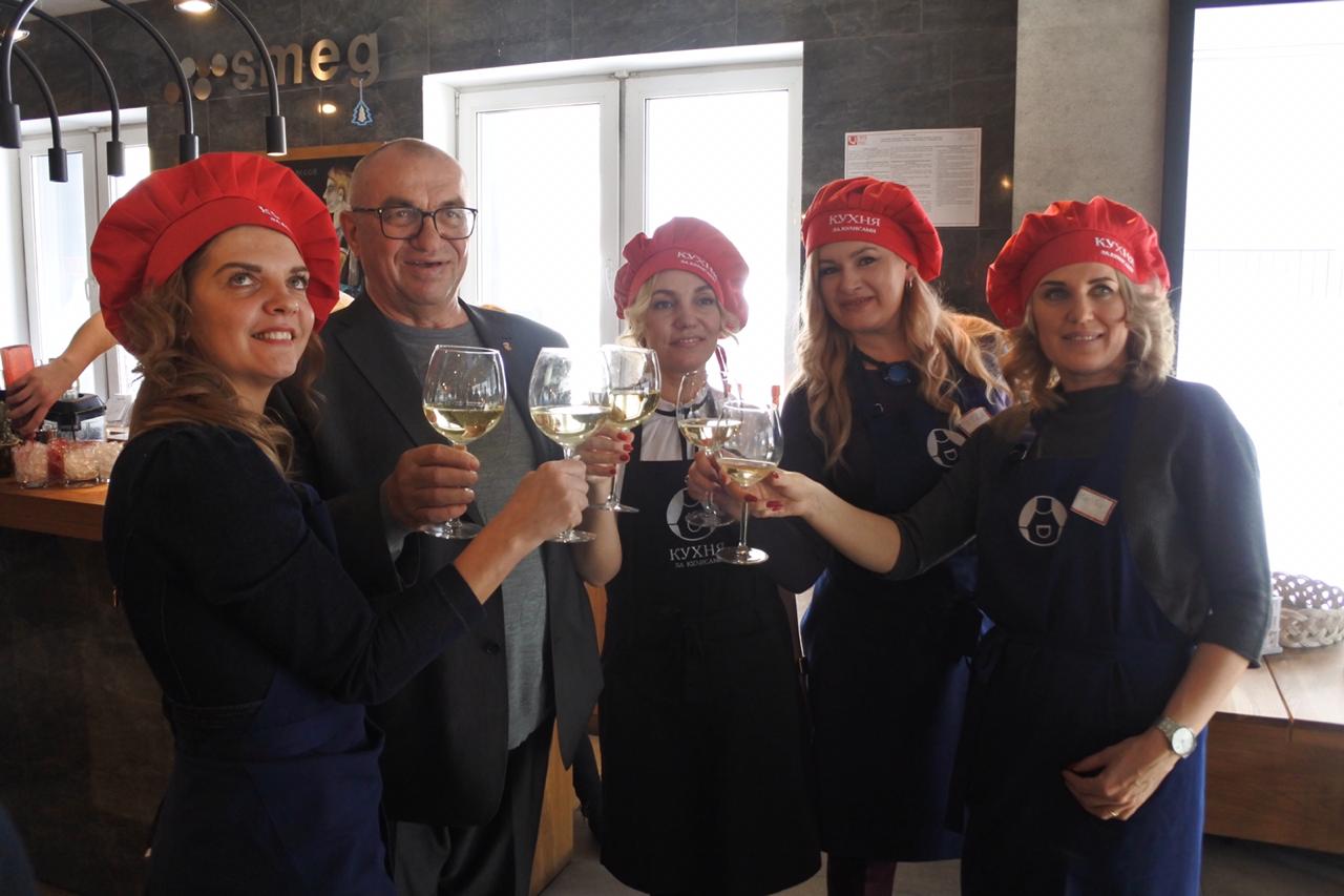 8 марта на кухне