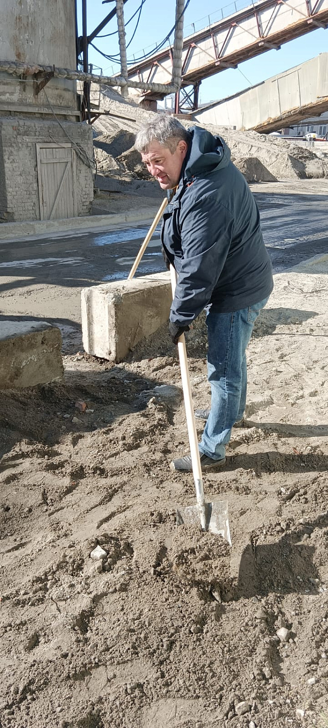 Не зря лопату назвали штыковой!