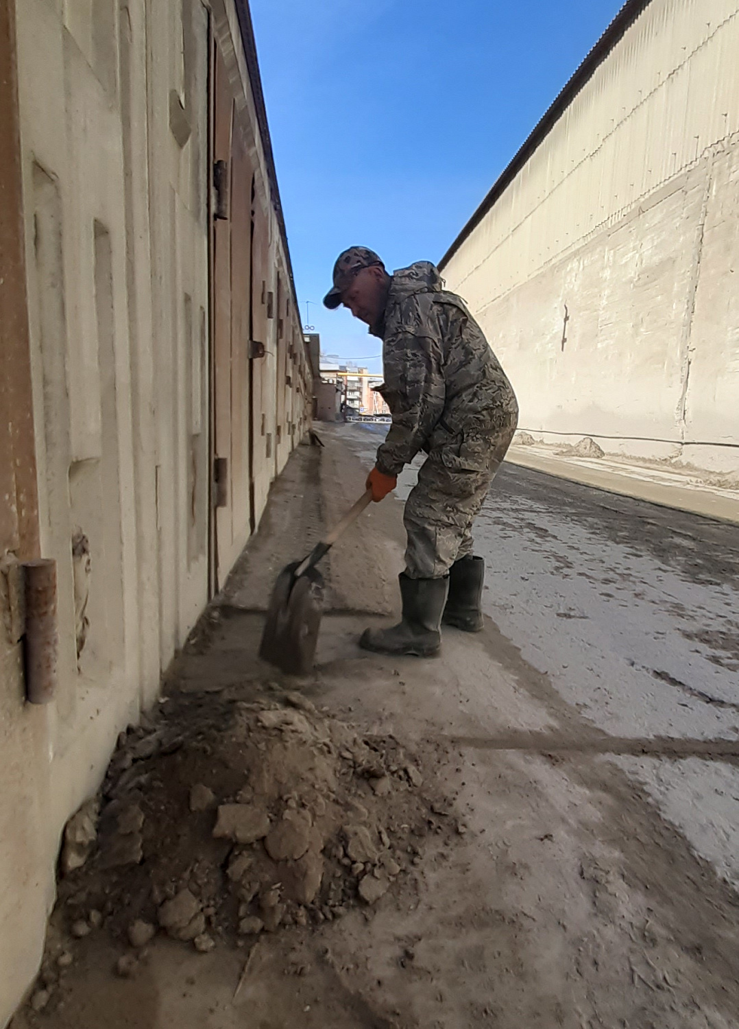 Ударный труд объединяет!